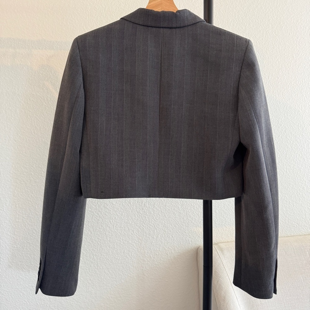 Aritzia cropped blazer - Picture 3 of 5